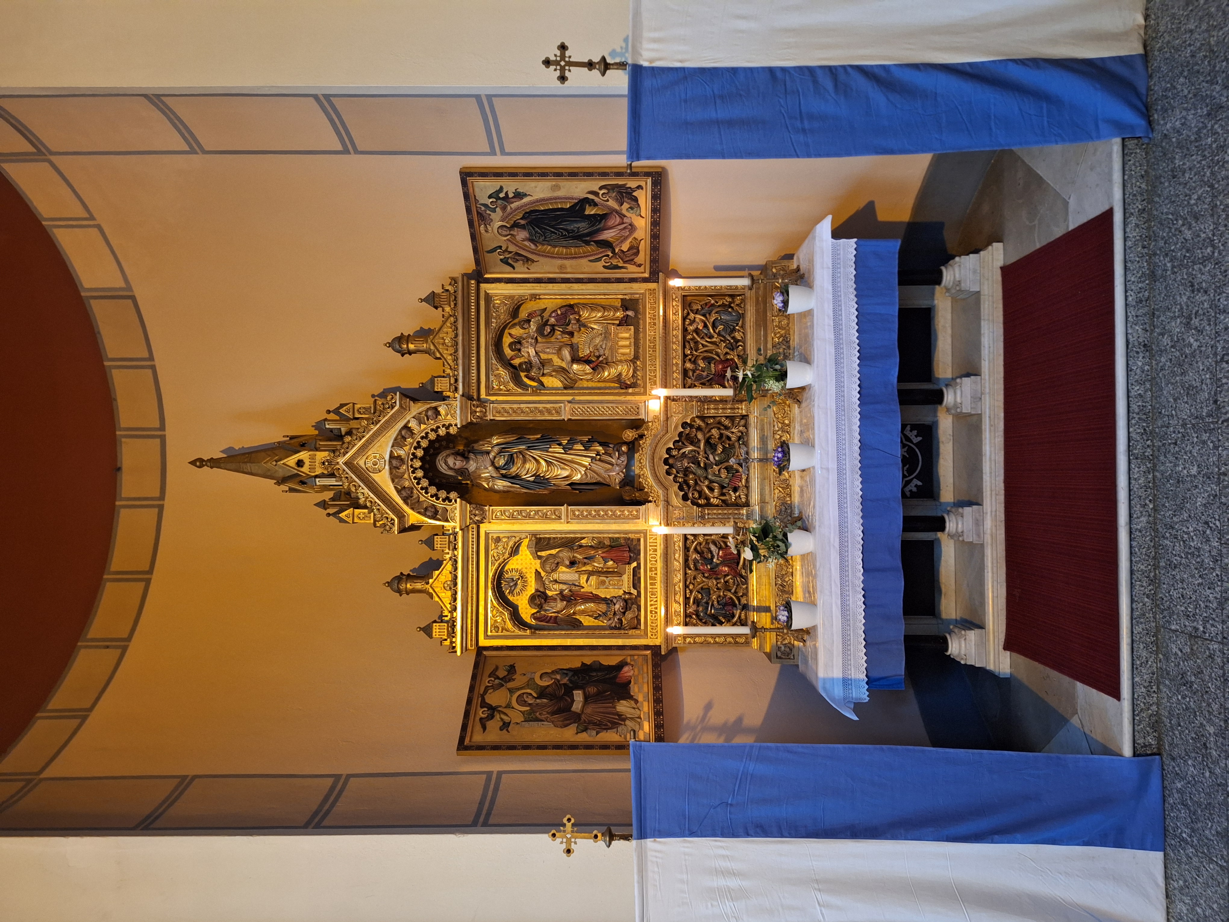 Bild "Willkommen:Marienaltar_2025.jpg"